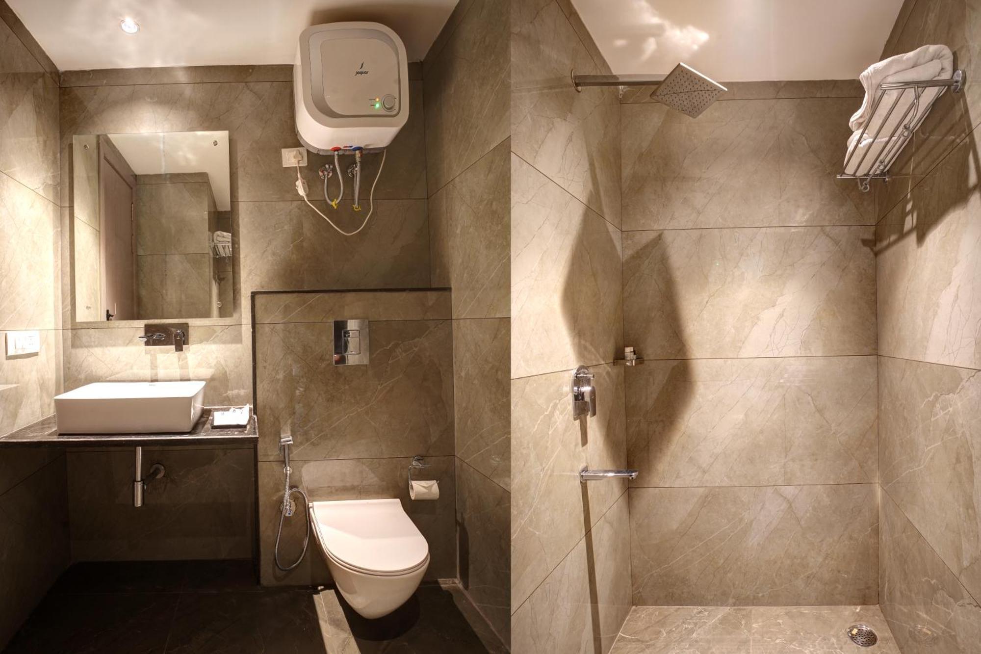 Hotel Iva Premium Delhi Airport With Airport Drop Neu-Delhi Exterior foto